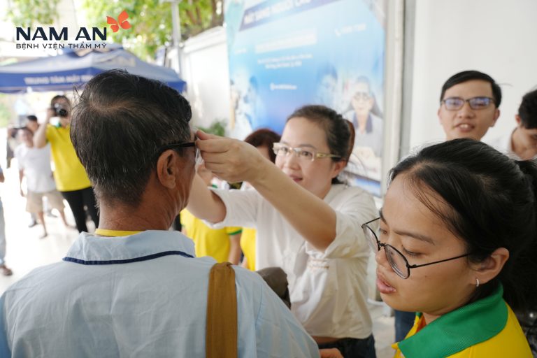 Chương trình Mổ mắt cho bệnh nhân nghèo (9)