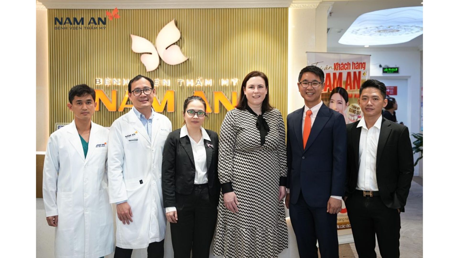 Trao Đổi Kỹ Thuật Nâng Ngực Xu Hướng Mới Với Túi Mentor (2)