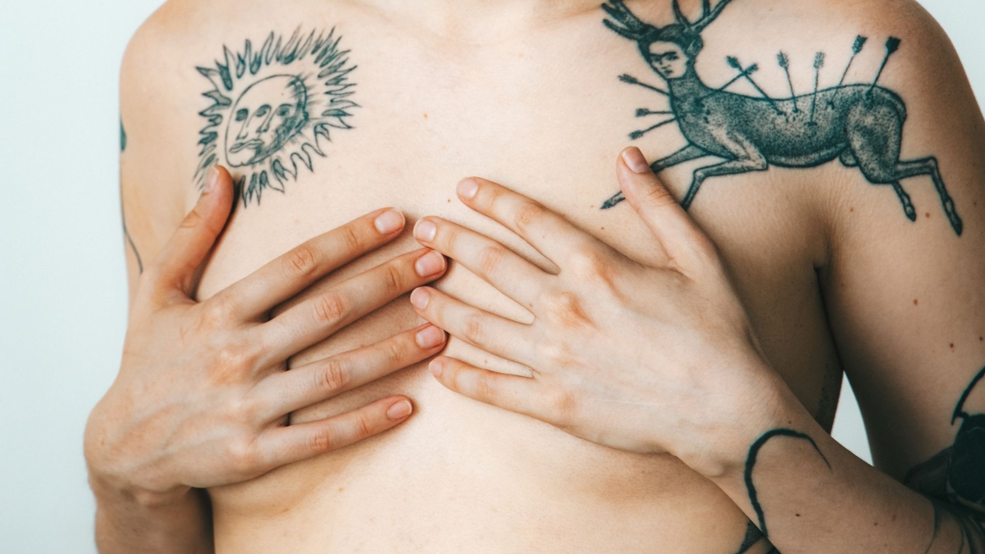 Ngực lép là gì và khác gì với ngực nhỏ